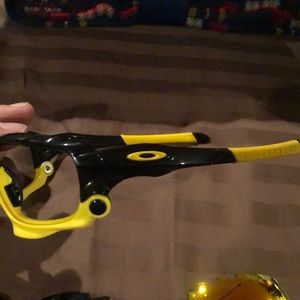 Oakley Livestrong Jawbone !!